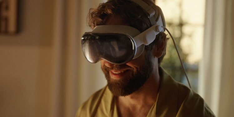 Apple Vision Pro Top Strap not included in the box