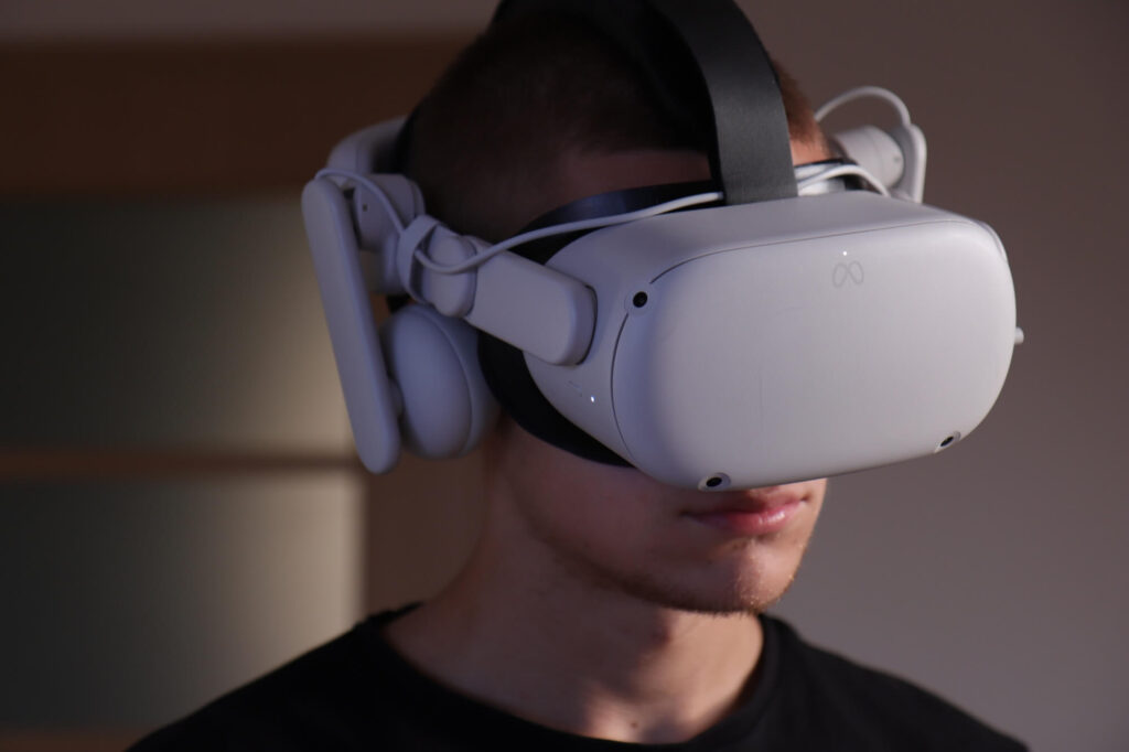 Kiwi Design clip-on headphones photo