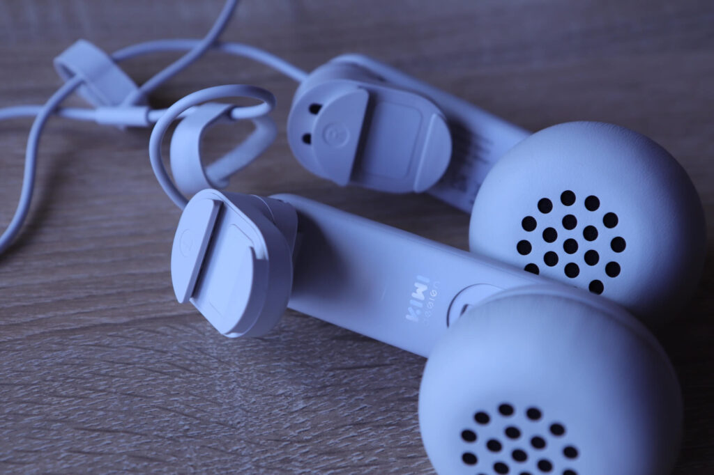 Kiwi Design Clip-On Headphones 