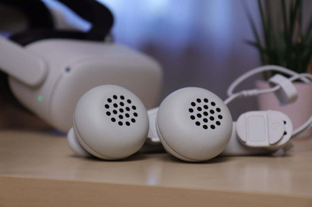 Kiwi Design Clip-On Headphones 