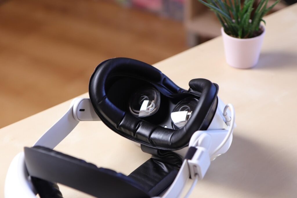 Quest 2 after installing facial interface